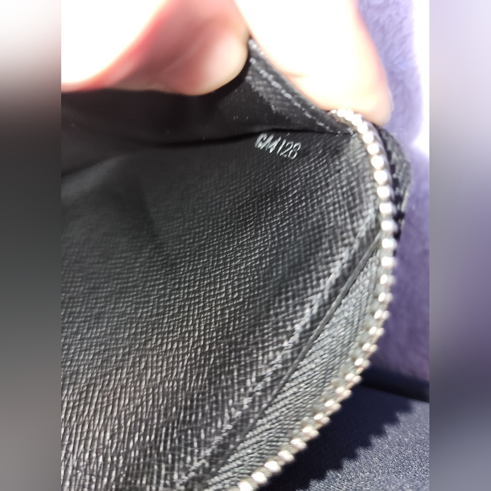 Louis Vuitton Black Epi Zippy Organizer - Picture 15 of 16